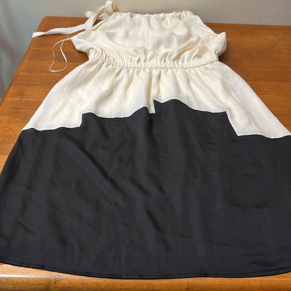 T.L.H by hype dress Size MEDIUM NWOT - Picture 2 of 3